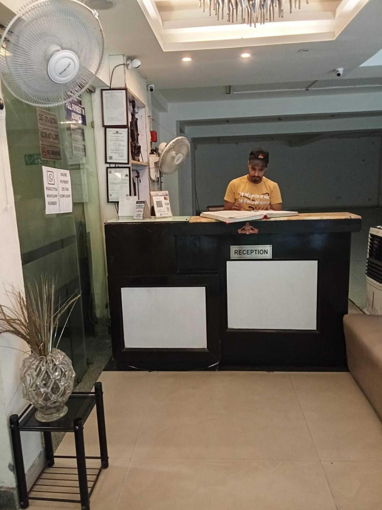 Paschim Vihar Hotel Delhi Kültér fotó