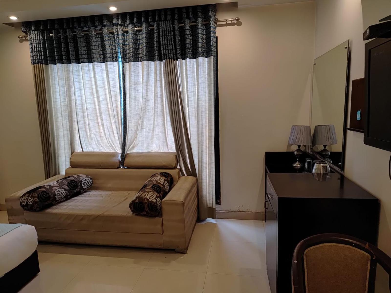 Paschim Vihar Hotel Delhi Kültér fotó