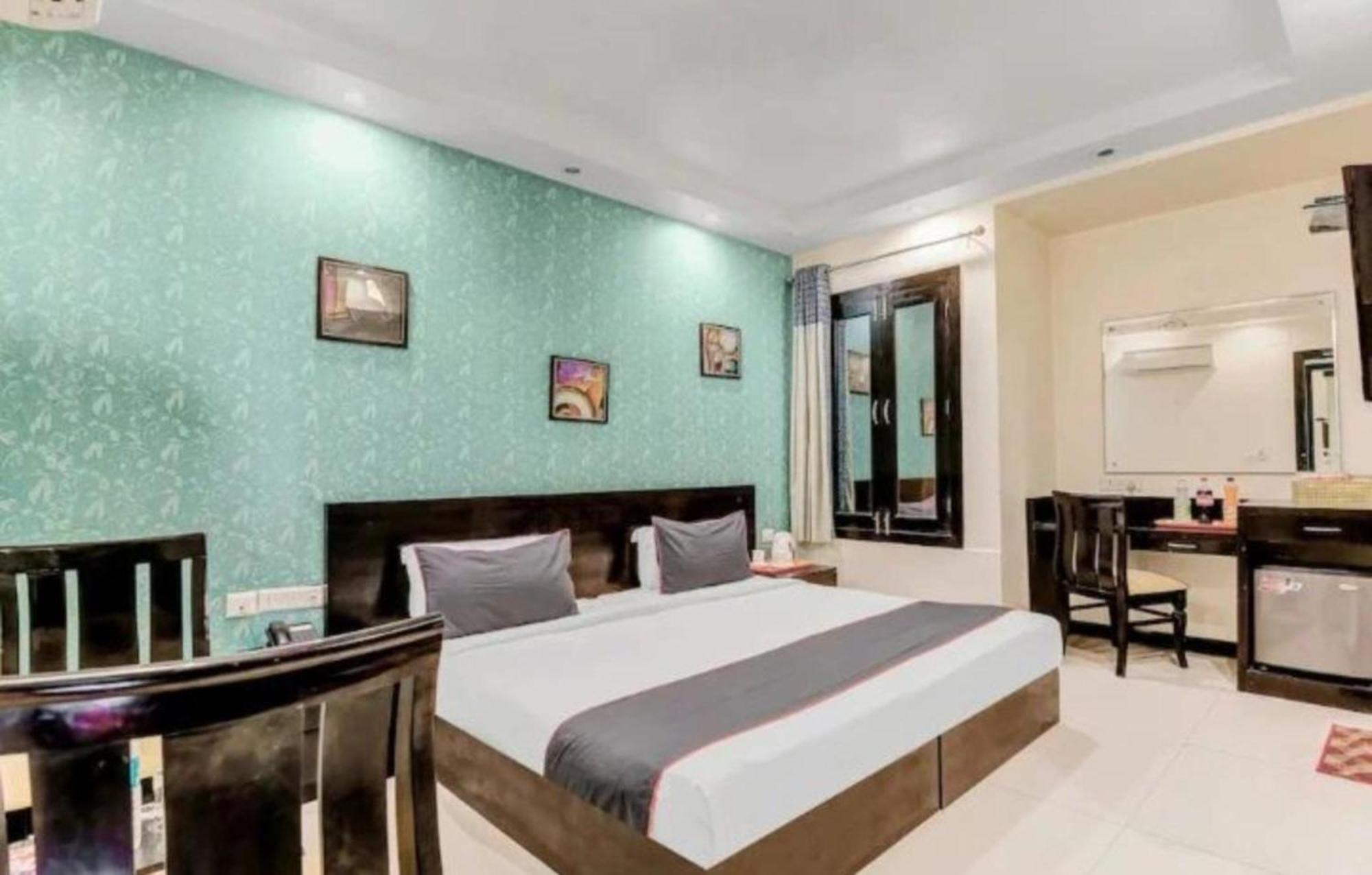 Paschim Vihar Hotel Delhi Kültér fotó