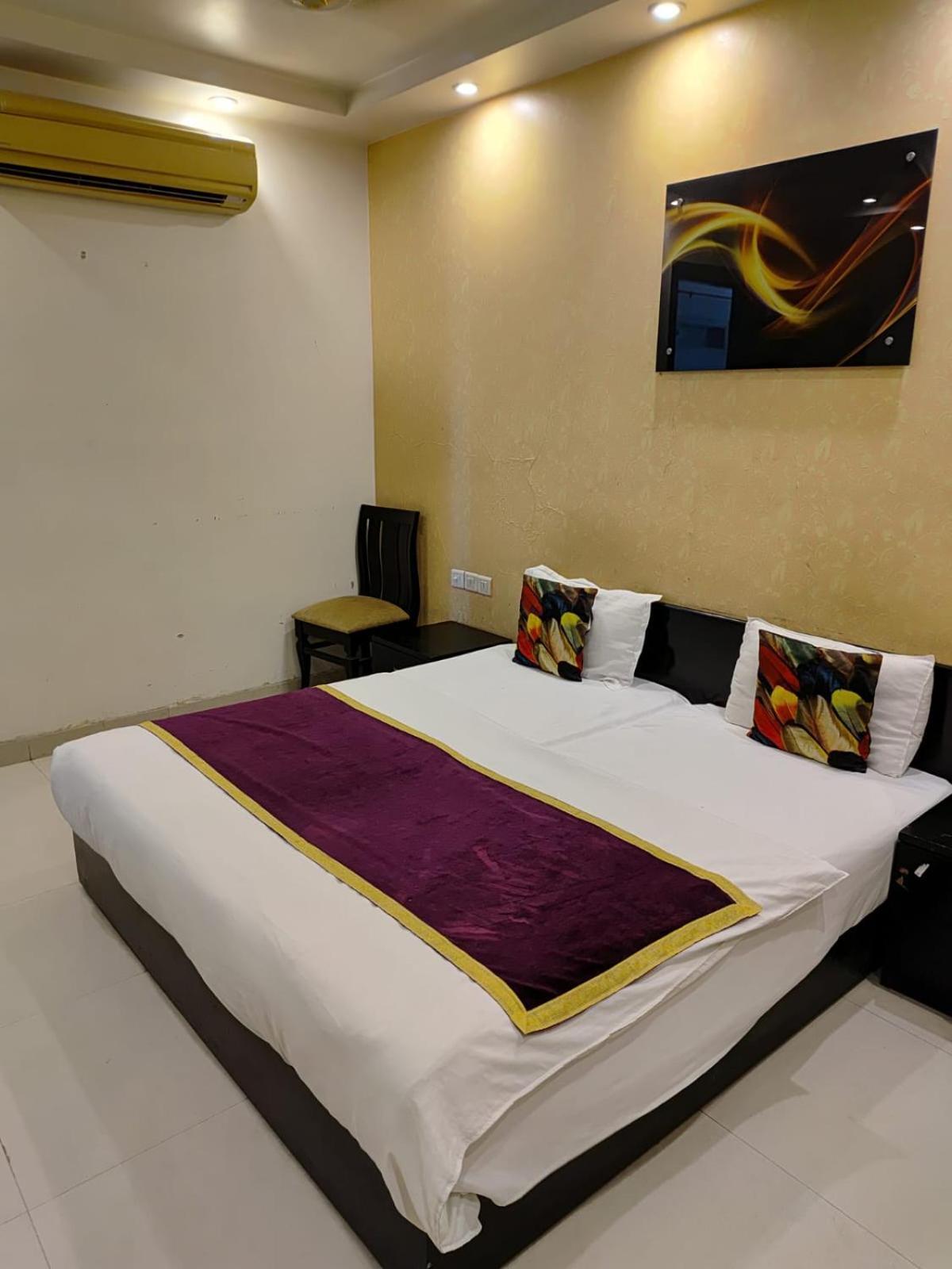 Paschim Vihar Hotel Delhi Kültér fotó